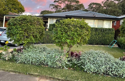 Winston Hills House | Room for all the Family Direct Access to Parkland