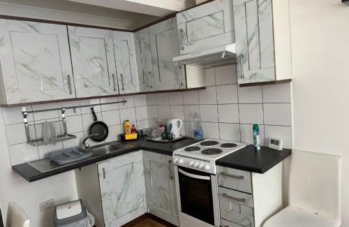 South Harrow Apartment | Room for rent