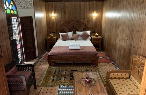 Meknes House | Room for up to 4 people in a Riad renovated in the Moroccan architectural style