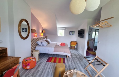 Ploeren Bed & Breakfast | Room 'Hoëdic' with shared terrace, Wi-Fi and air conditioning