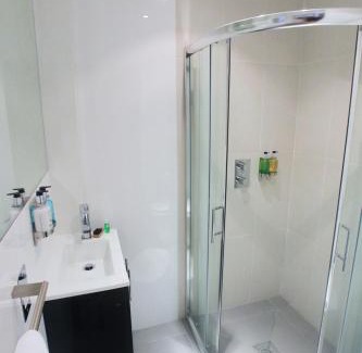 Bishopsgate Apartment | Room Home Stay
