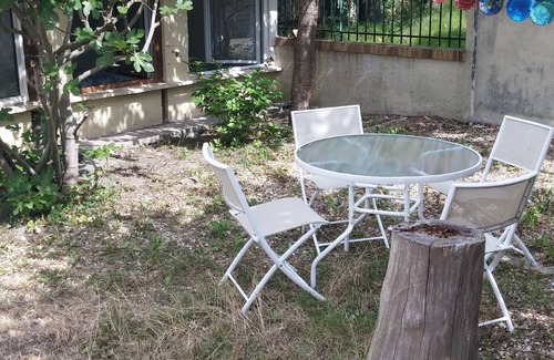 Quartier Canrobert House | Room in a nice flat-share by a river