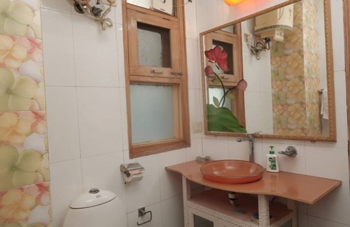 Vasant Vihar House | Room in B&B - Bed and Breakfast Cum Home Stay