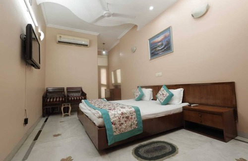 Vasant Vihar House | Room in B&B - Bed and Breakfast Cum Home Stay