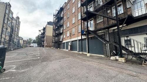 Frognal and Fitzjohns House | Room in Camden Shared Flat