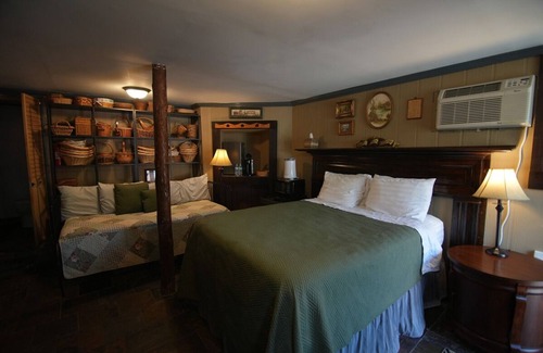 Harpers Ferry House | Room In Central Historic Downtown - Friendship
