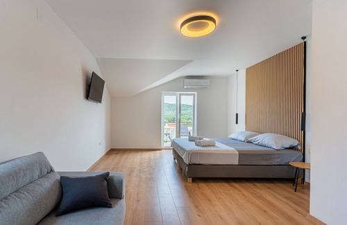 Cres Bed & Breakfast | Room in Cres with Seaview, Balcony, Air condition, WIFI (4249-6)