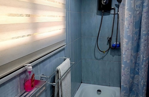 Adenta House | Room in Guest Room - Ghouse Room C Ideal For Friends Family And Corporate