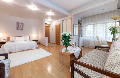 Jurmala House | Room in Guest Room - Valensija - Large Suite