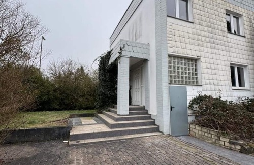 Ramstein-Miesenbach Apartment | Room in Landstuhl (Room 9, upper floor)