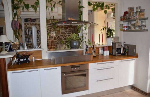 Pleudihen-sur-Rance House | Room in longère, Bath room, Breakfast