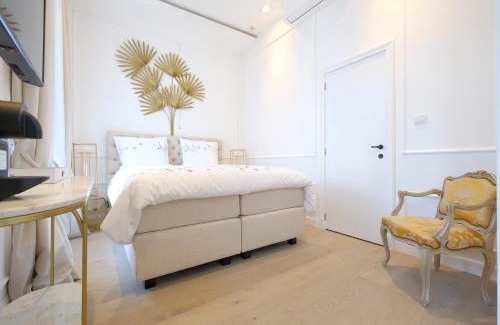 Mons House | Room Jade - La Maison de la duchesse de la Valliere - Parking privé