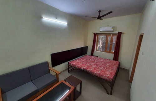 Mohangarh House | Room-janardan Homestay Lucknow