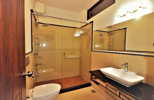 Vazhavatta Hotel | Room-lakerose Wayanad Resort - Superior