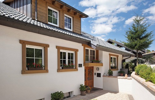 Sankt Maergen Apartment | Room 'Lerche' with Mountain View, Private Terrace and Wi-Fi