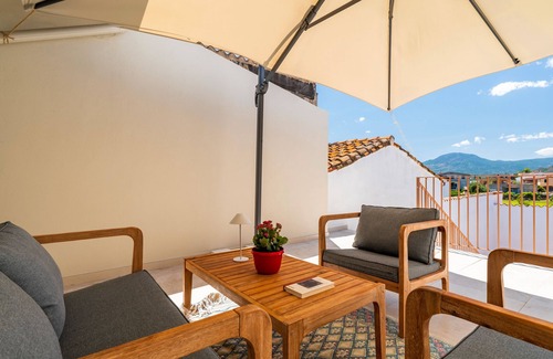 Lotzorai Apartment | Room 'Longevity' with Private Terrace, Wi-Fi and Air Conditioning