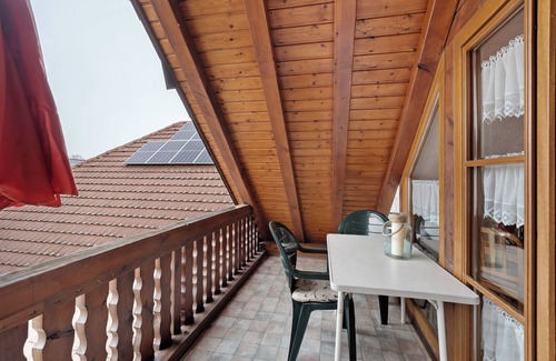 Kiechlinsbergen Apartment | Room 'Muskateller' with private balcony, Wi-Fi/incl. breakfast