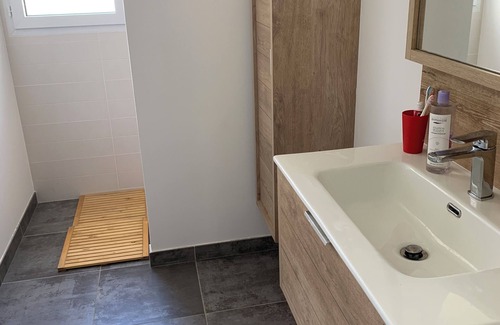 Laigne-en-Belin Bed & Breakfast | Room near circuit 24.heures du mans