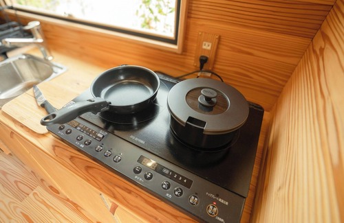 Utsunomiya Cottage | Room only 1 night plan Wooden trailerstyle tiny house lodging bedding bed /Utsunomiya Tochigi
