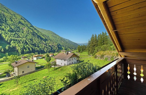 Valle Aurina Apartment | Room 'Pension Waldheim 10' with Mountain View, Shared Garden and Wi-Fi