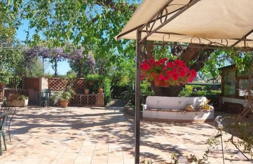 Trappitello Apartment | Room 'Petru' with Mountain View, Wi-Fi and Air Conditioning