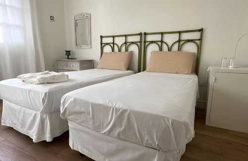 Province of Lecce Bed & Breakfast | Room 'Sole' with Shared Garden, Wi-Fi and Air Conditioning