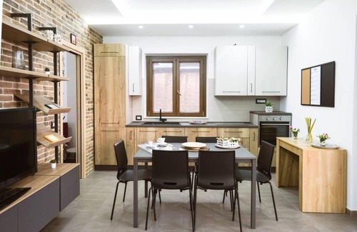 Mazzarino Apartment | Room 'Stanza Del Grano' with Shared Terrace, Wi-Fi and Air Conditioning