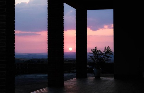 Mazzarino Apartment | Room 'Stanza Del Grano' with Shared Terrace, Wi-Fi and Air Conditioning
