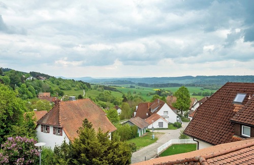 Loffingen Apartment | Room 'Titisee' with Shared Garden and Wi-Fi