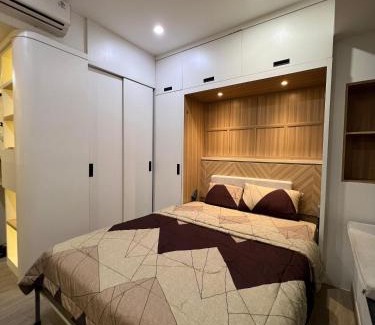 Pinang Apartment | Room Transit Collins Boulevard