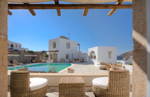 Skala Apartment | Room 'Triple Pool View No 3' with Shared Pool, Wi-Fi and Air Conditioning