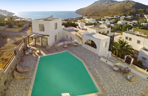 Skala Apartment | Room 'Triple Pool View No 3' with Shared Pool, Wi-Fi and Air Conditioning