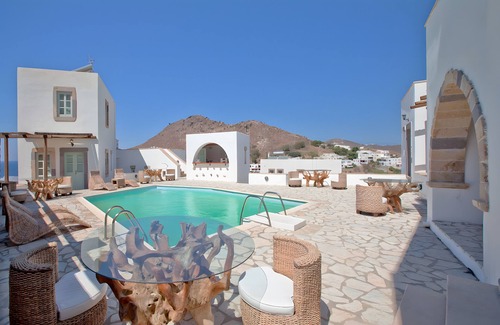 Skala Apartment | Room 'Triple Pool View No 3' with Shared Pool, Wi-Fi and Air Conditioning