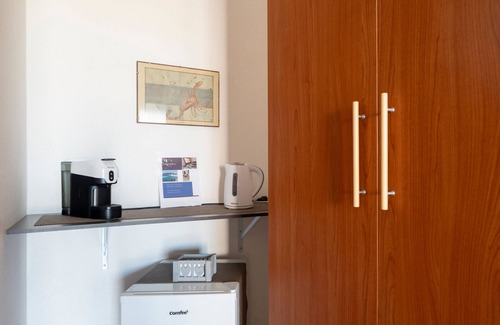 Cardedu Apartment | Room 'Vistamare2' with Sea View, Wi-Fi and Air Conditioning