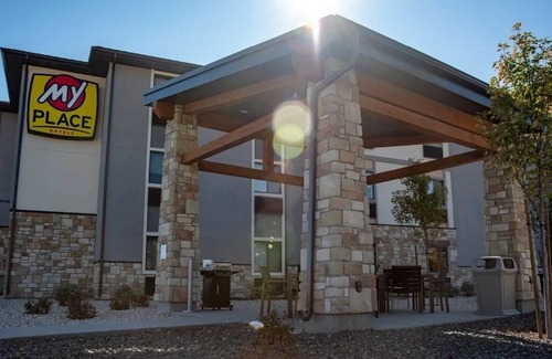Carson City Hotel | Room w/Kitchenette Perfect for Adventure Near Lake Tahoe