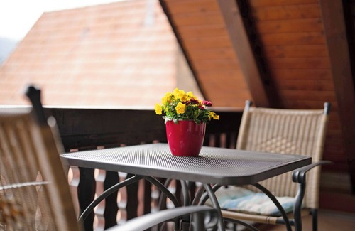 Kiechlinsbergen Apartment | Room 'Weißburgunder' with Private Balcony, Wi-Fi/incl. Breakfast