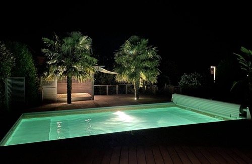 Montbonnot-Saint-Martin Bed & Breakfast | Room with terrace overlooking Belledonne and swimming pool in private house.