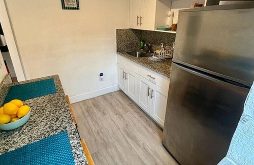 Wynwood Art District House | Room with 2 twins Wyndwood/Midtown