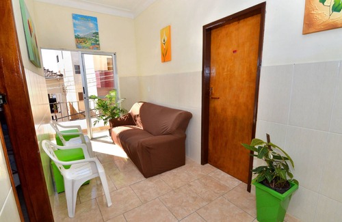 Aparecida House | Room with Balcony and Bathroom at Hotel Frei Galvão (hotelfreigalvao. Com. Br)