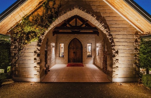 Lake Tekapo House | Room with Lake and Mountain Views - Tekapo