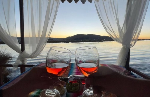 Puno Boat Rental | Room with Panoramic view in the Uros - Lake Titicaca