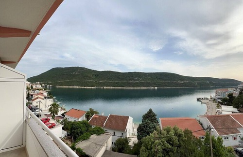 Neum Apartment | Room with Sea View and Terrace