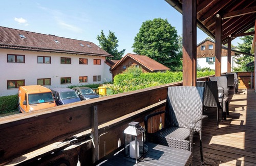 Munchen District Apartment | Room 'Zimmer 3' with Shared Terrace, Balcony and Wi-Fi