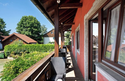 Munchen District Apartment | Room 'Zimmer 3' with Shared Terrace, Balcony and Wi-Fi