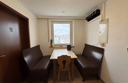 Berg Apartment | Room 'Zimmer 8' with Wi-Fi