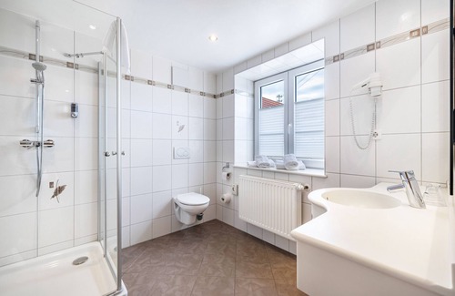 Rosenfeld House | Room 'Zweibettzimmer 22' with Wi-Fi