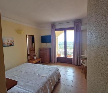 Is Molas House | RoomAntic House