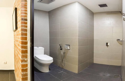 Batu Ferringhi House | Roomies Suites