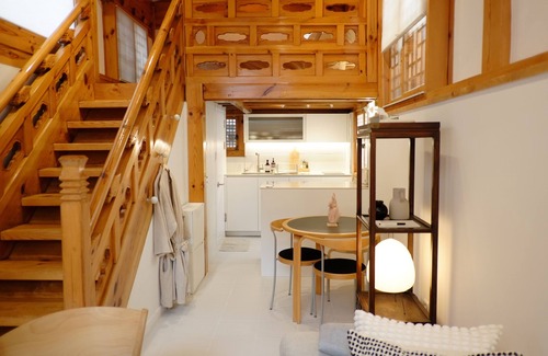 Seochon House | Roomim Seochon: Modern Hanok stay near Gyeongbokgung Palace