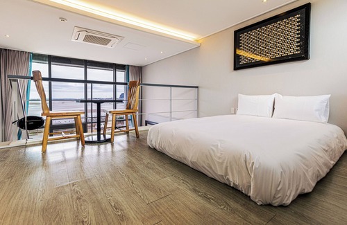 Jongdal-ri House | Roomine Pension